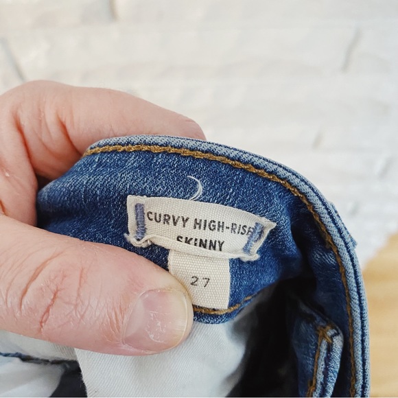 Madewell Curvy High-Rise Skinny Jeans - Picture 6 of 6
